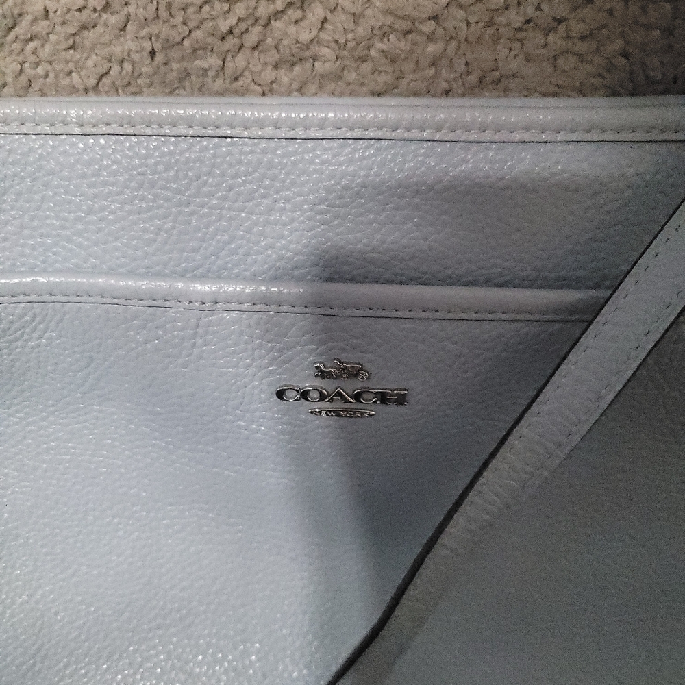 Coach Blue Leather Crossbody Bag Peeble Leather F28035 Excellent condition ❤️🧡 - Picture 8 of 11